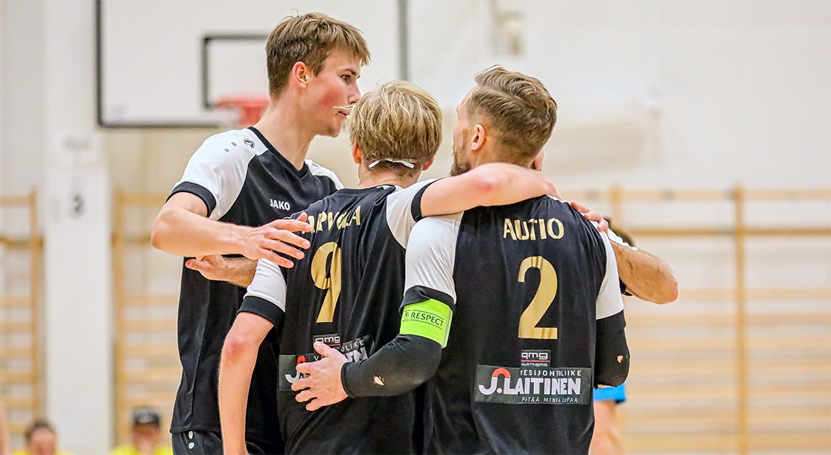Kokemus kohtaa nuoruuden taidon. Henri Alamikkotervo, Antti Arvola ja Panu Autio kaudella 2022.