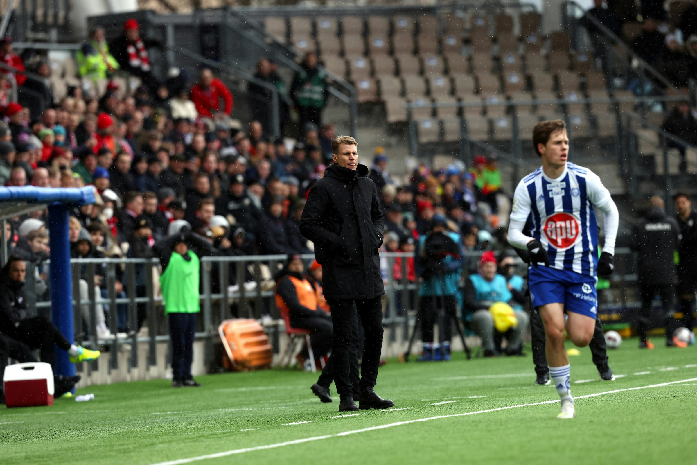 Toni Koskela HJK:n vaihtopenkin tuntumassa