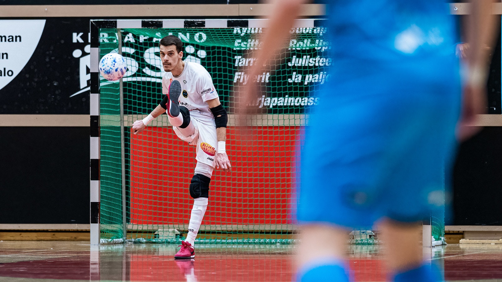 Tomic Vieska Futsalin maalilla