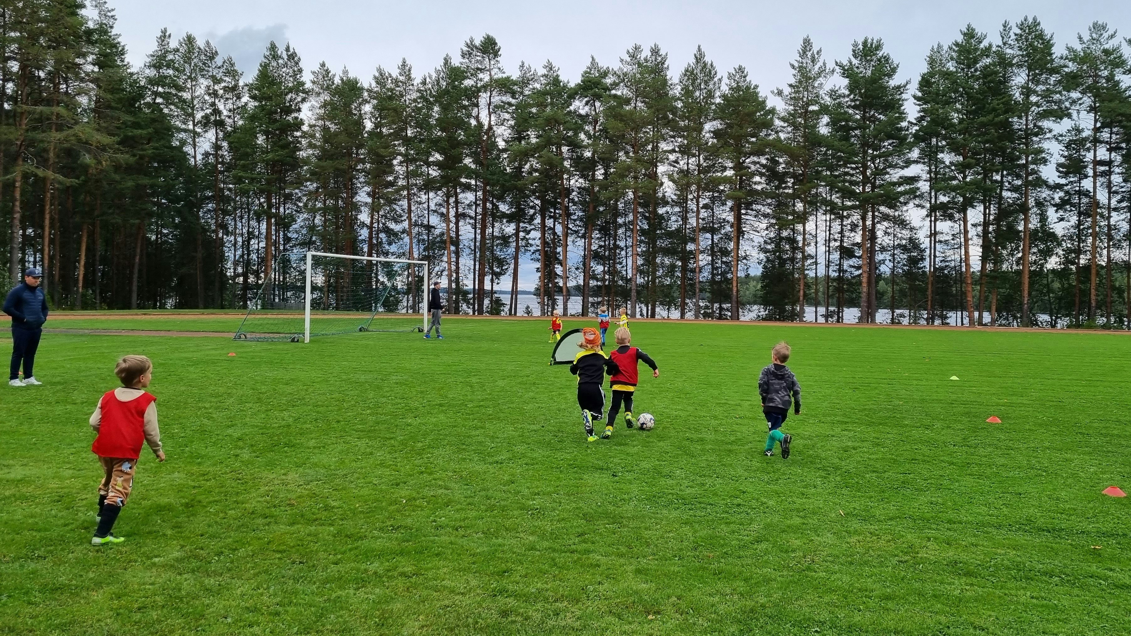 Kulennoisten Pallon 2016-17 syntyneet pojat pääsevät treenaamaan komealla paikalla.