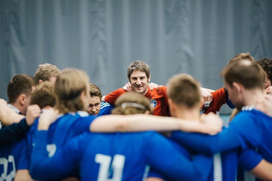 Marko Laaksonen juhlii kotivoittoa TPK:ssa