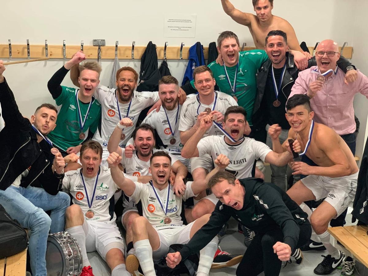 TPK:ssakin mitaleille yltäneen Marko Laaksosen uran viimeinen SM-mitali oli SM-pronssi SoVossa kaudella 2018-2019. SoVo juhlii Espoon Opinmäessä pronssejaan.