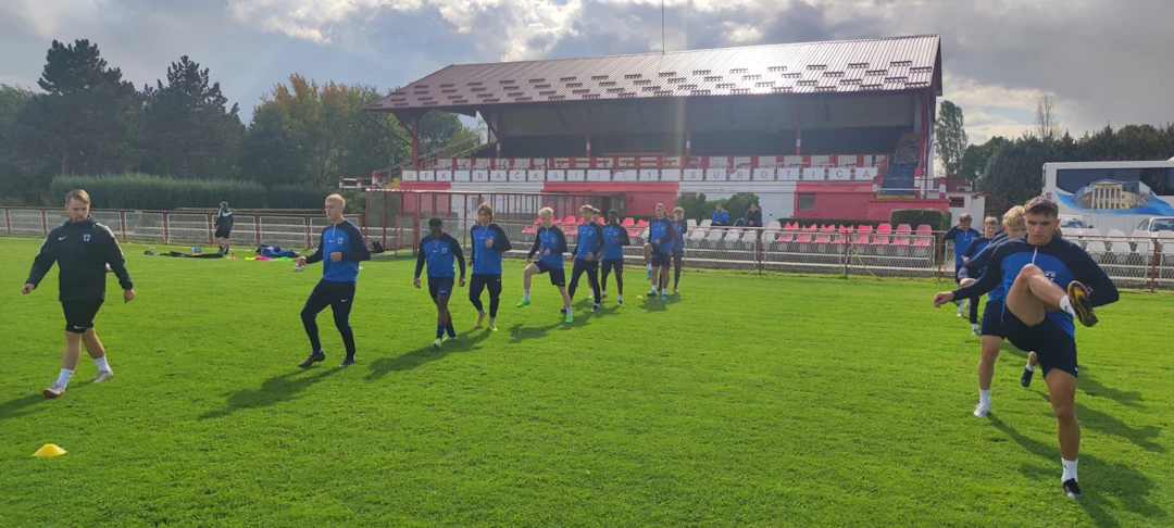Minihuuhkajat harjoitteli tänään FK Bačkan kotistadionilla.