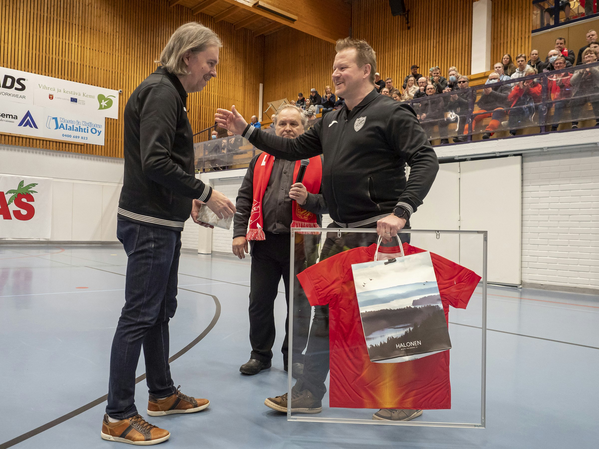 FC Kemi kiitteli Markku Kalermon pitkästä työstä kemiläisen futsalin eteen keväällä 2022
