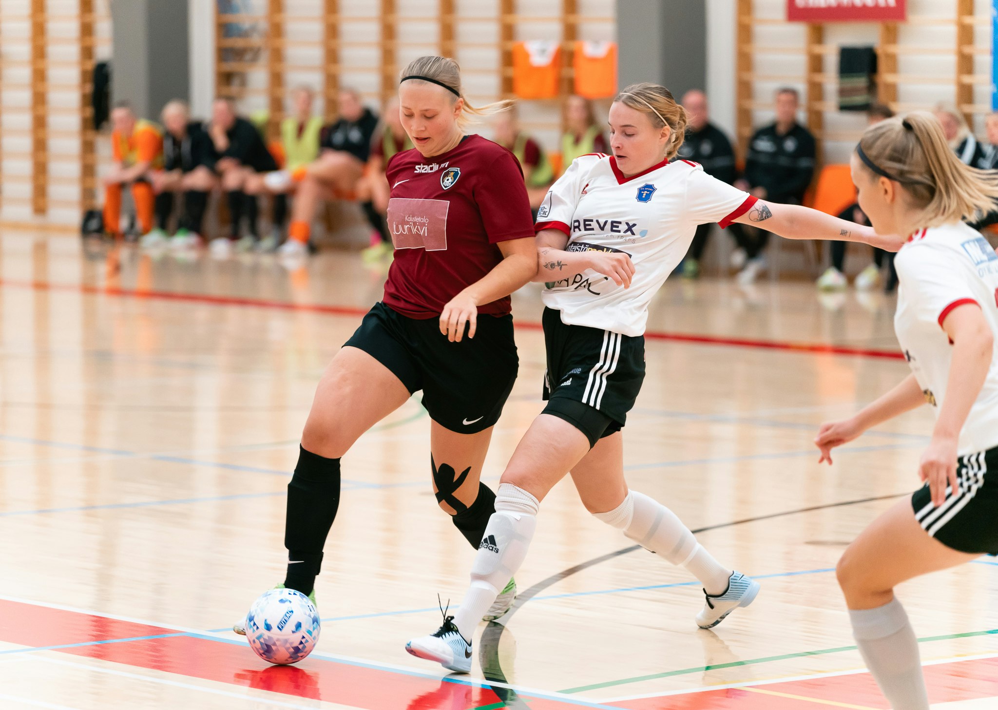 Ylöjärven Ilves kaatoi avauskierroksella FC Sport Vaasan kotihallissaan.