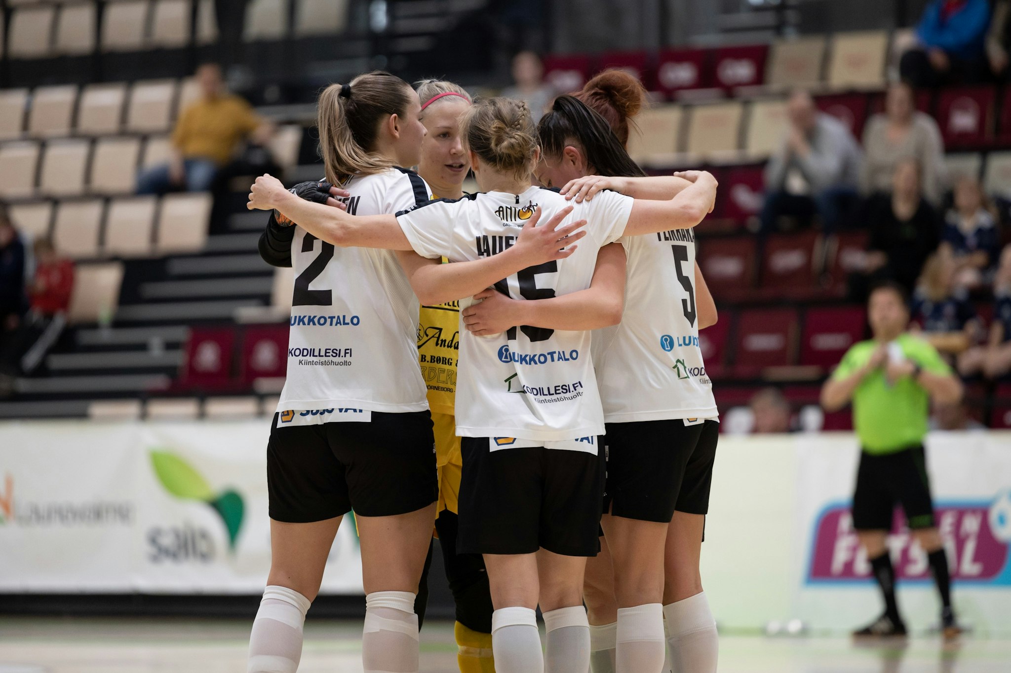 MuSaFutsal juhli voittoa Salossa.