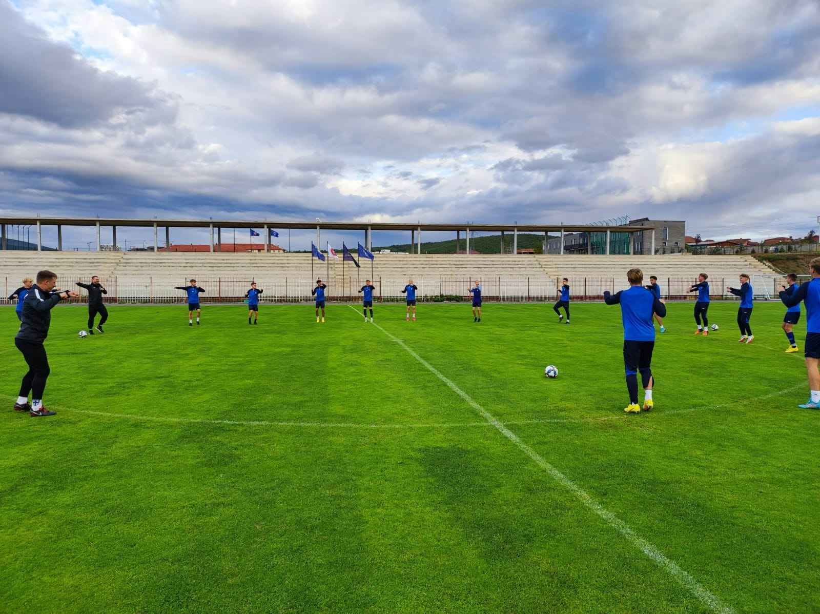 Minihuuhkajat hakee jatkopaikkaa kovatasoisesta lohkosta.