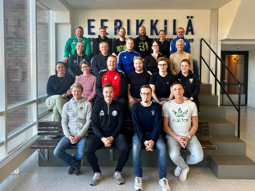 Seuratoimijan valmennusohjelma SPL1:n ensimmäisen lähijakson osanottajat vuonna 2022.