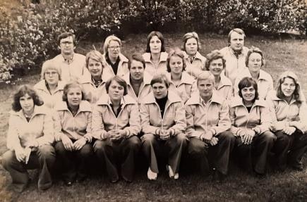 Suomen naisten maajoukkue kuvassa 1976
