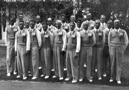 Suomen jalkapallojoukkue olympia-asuissa 1936