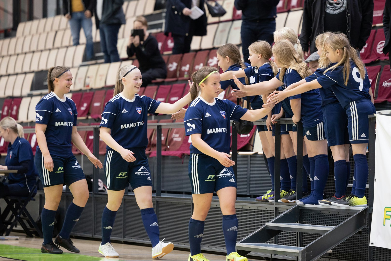 FC Halikon kotipeleissä riittää tunnelmaa.