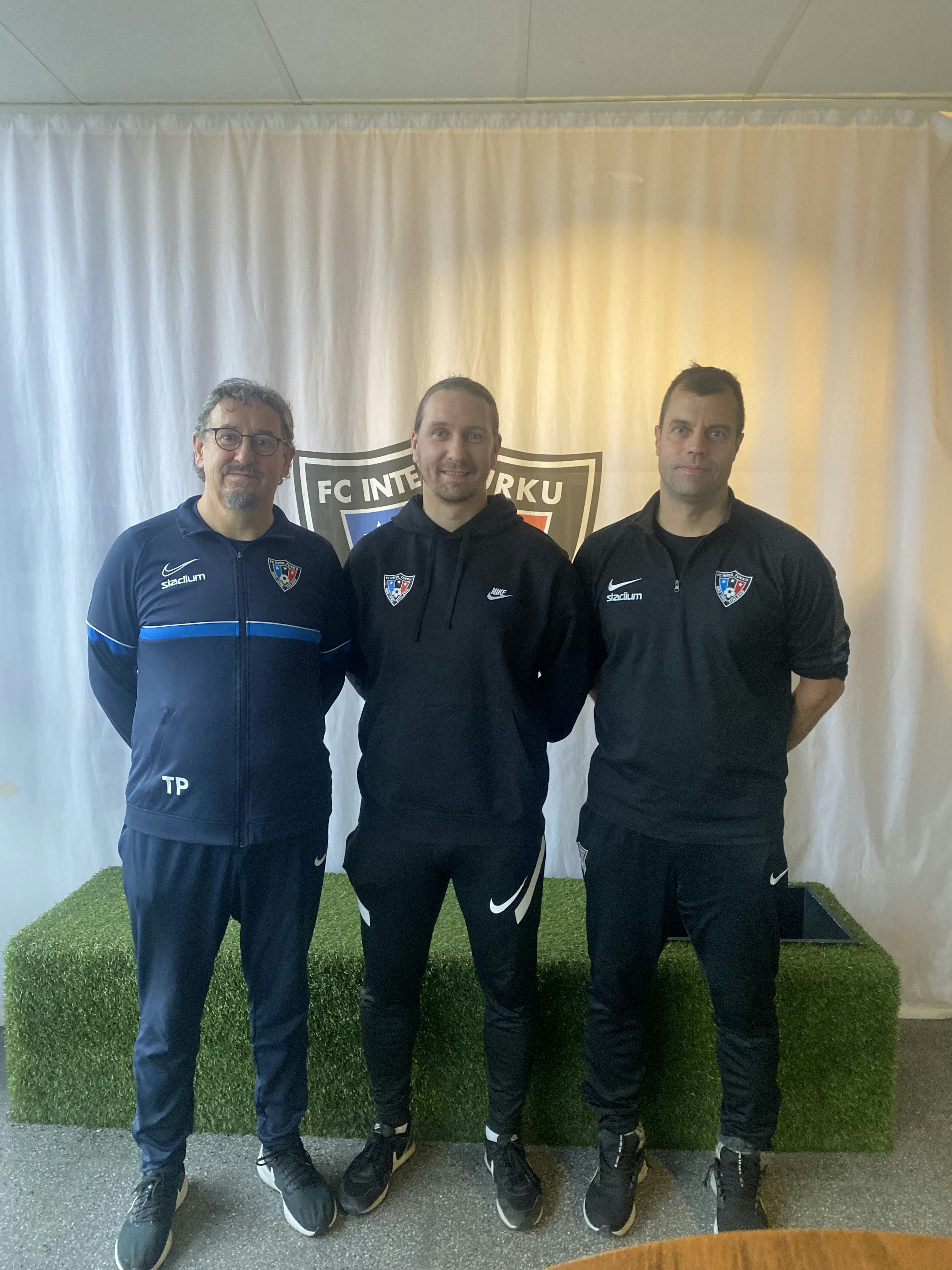 Blogin kirjoittajat Timo Paasolainen, Mika Hemmilä ja Jani Mäenpää.
