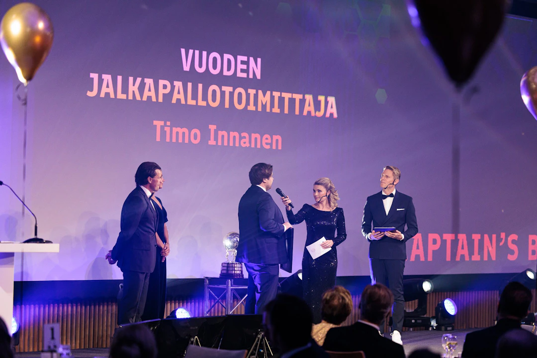 MTV Urheilun Timo Innanen palkittiin vuoden jalkapallotoimittajana.