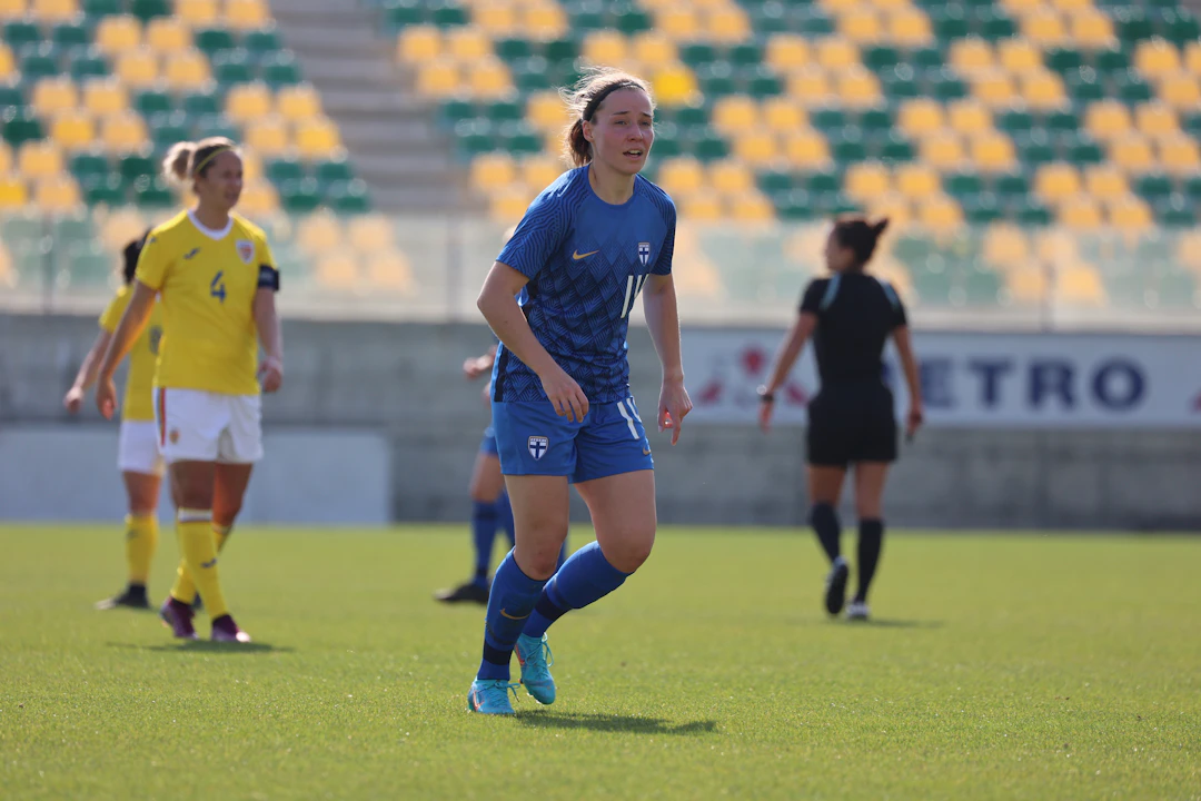 Heidi Kollanen Cyprus Cupin ottelussa Romaniaa vastaan.