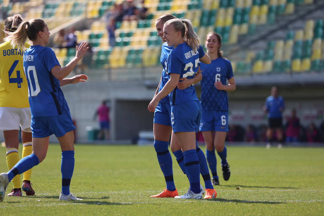 Helmarit juhli Jutta Rantalan maalia Romanian verkkoon Cyprus Cupissa 2023.
