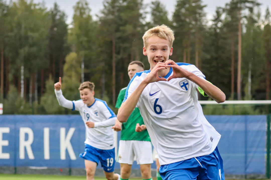 Kapteeni Samuel Pasanen on tutusti Minihuuhkajien matkassa.