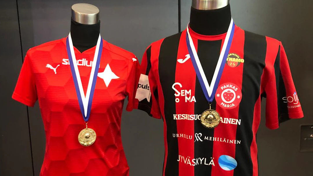 Futsal-Liigojen mestarijoukkueiden paidat.