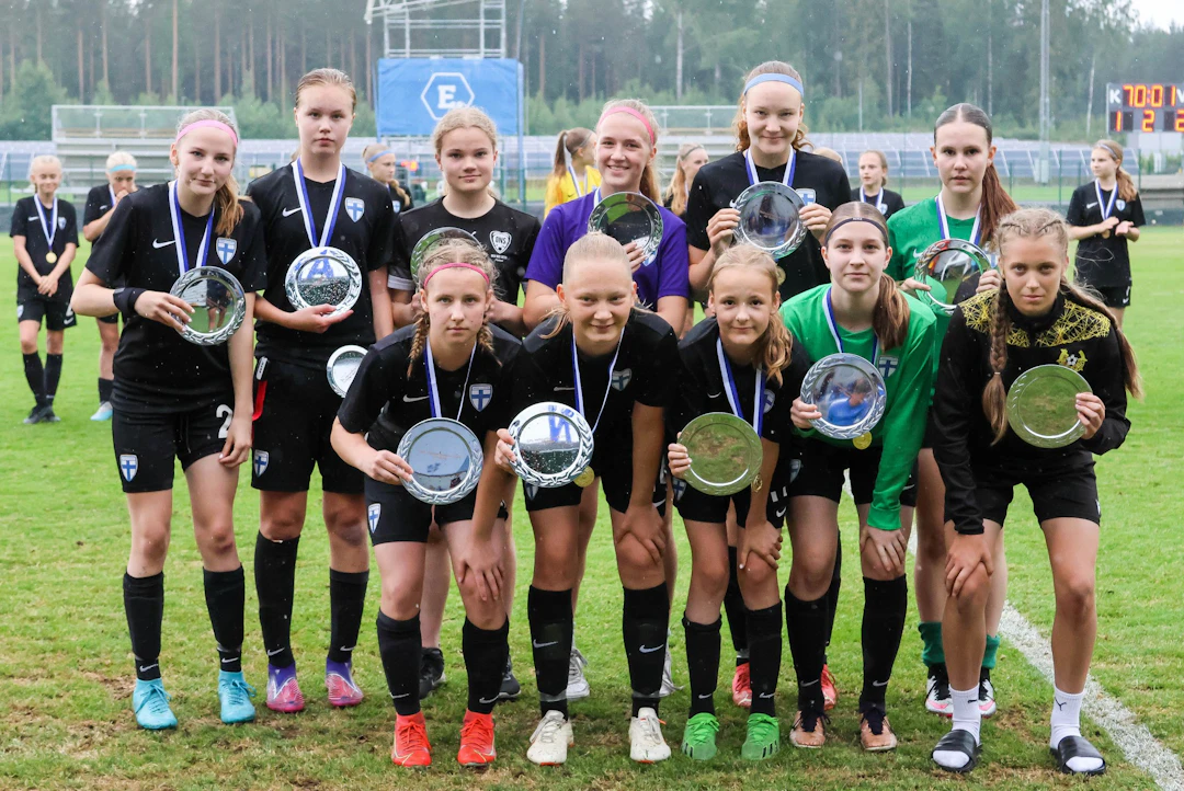 Helmariturnauksen All stars -kentällinen.