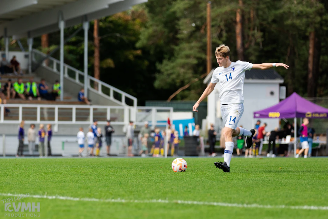 Axel Sandler ja Minihuuhkajat kohtaavat seuraavaksi Sveitsin.