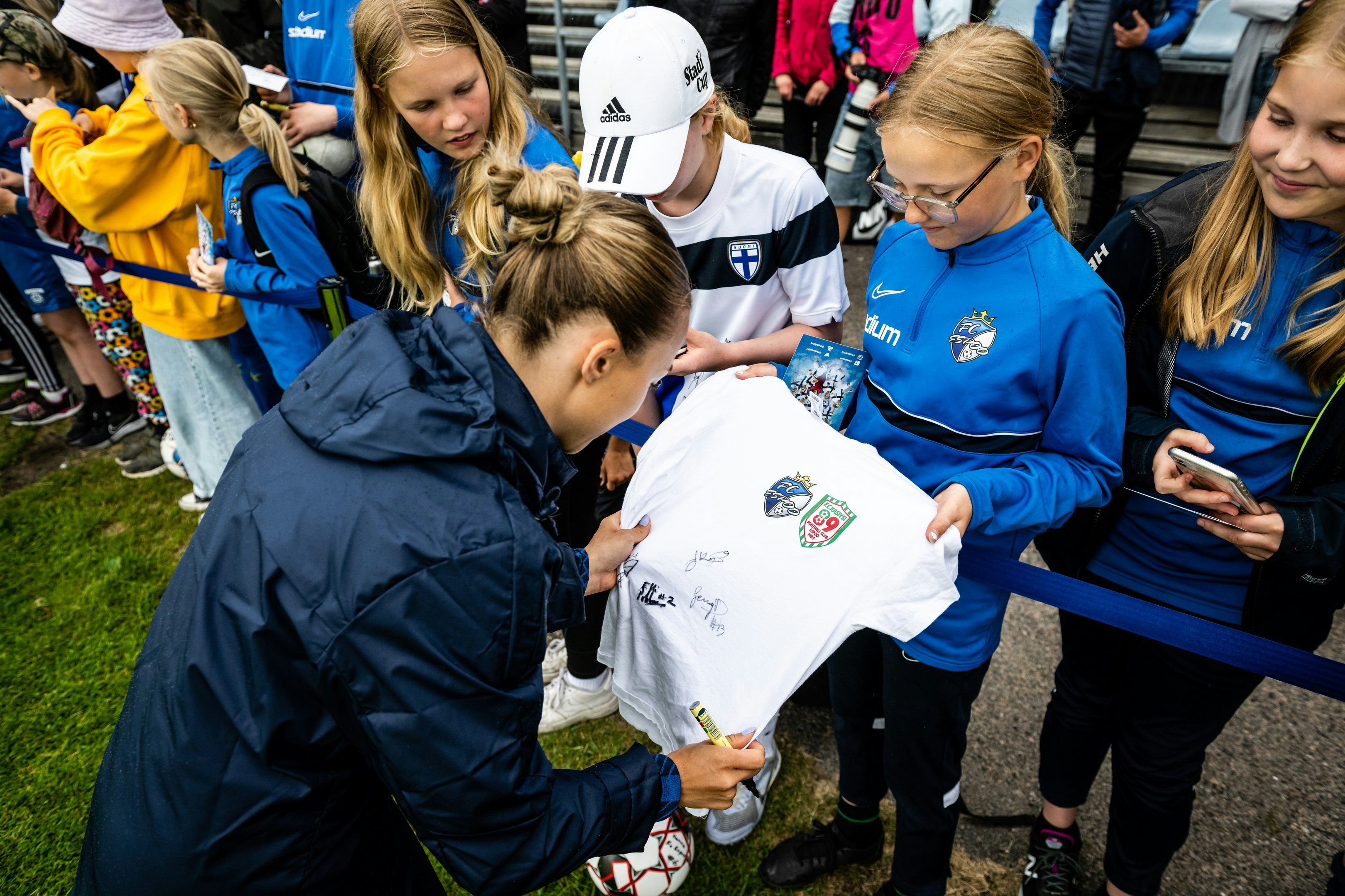 Helmareiden Meet & Greet -tapahtuma järjestetään Turun Kauppatorilla maanantaina 18.9.