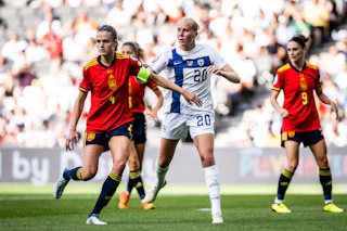 Eveliina Summanen EM-kisojen alkulohko-ottelussa Espanjaa vastaan kesällä 2022.