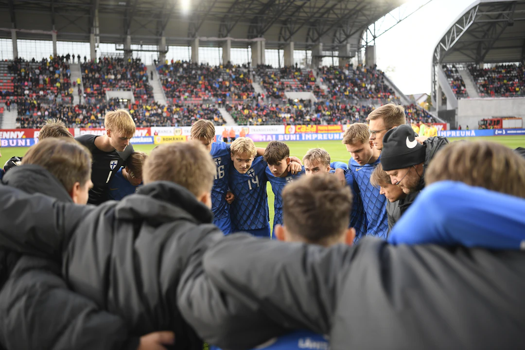 Pikkuhuuhkajat hakee tiistaina paluuta voittokantaan.