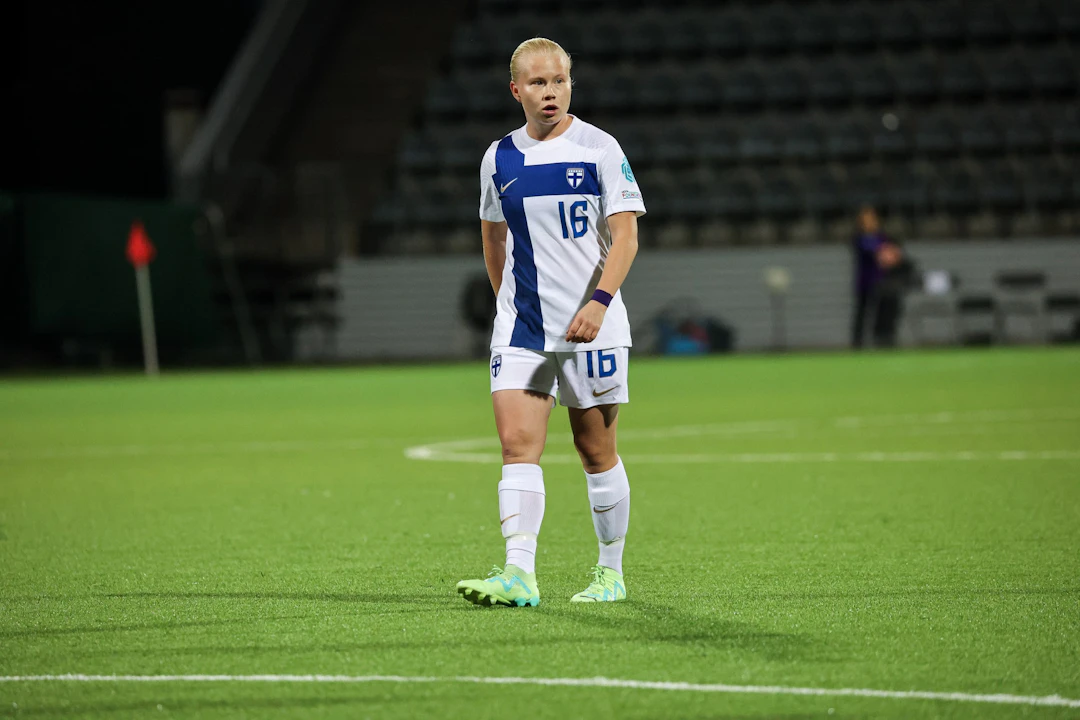 Anni Hartikainen Turun Veritas Stadionilla syyskuussa Slovakiaa vastaan.