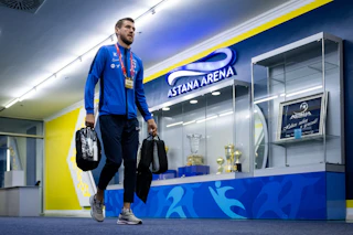 Jesse Joronen saapuu Astana Arenalle syyskuussa 2023.