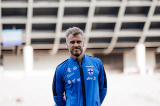 Rasmus Schüller ennen Slovenia-ottelua lokakuussa 2023.