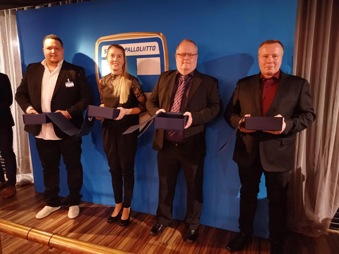 Karim Benlamine, Katja Hautakoski, Saku Koskinen ja Hannu Lång palkittiin Vuoden lasten valmentajina