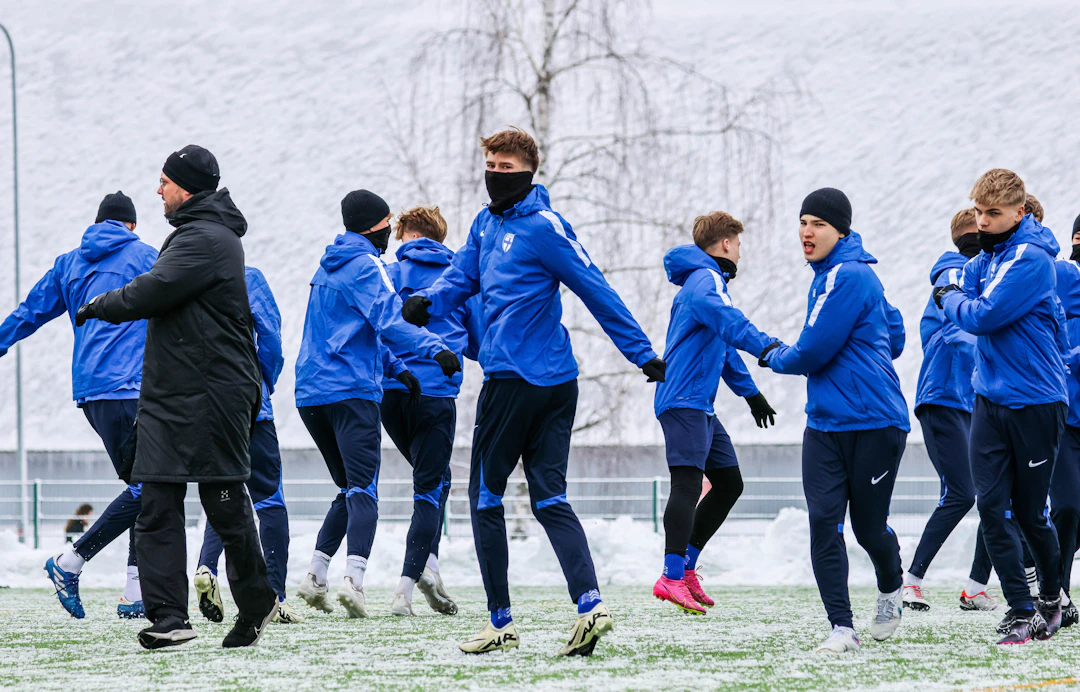 Minihuuhkajat harjoitteli sunnuntaina Espoon Laaksolahdessa.