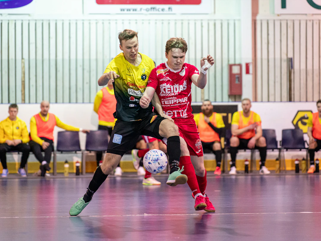 Fyysisissä kamppailuissa Vieska Futsal pystyi pitämään jalkaa kaasulla kovempaa ja pidempään.
