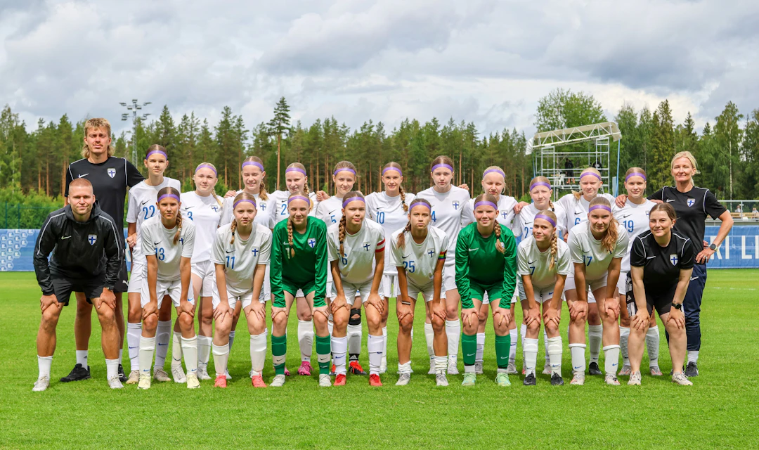 Helmariturnauksen 2024 voittanut Team Pikkujämsä.
