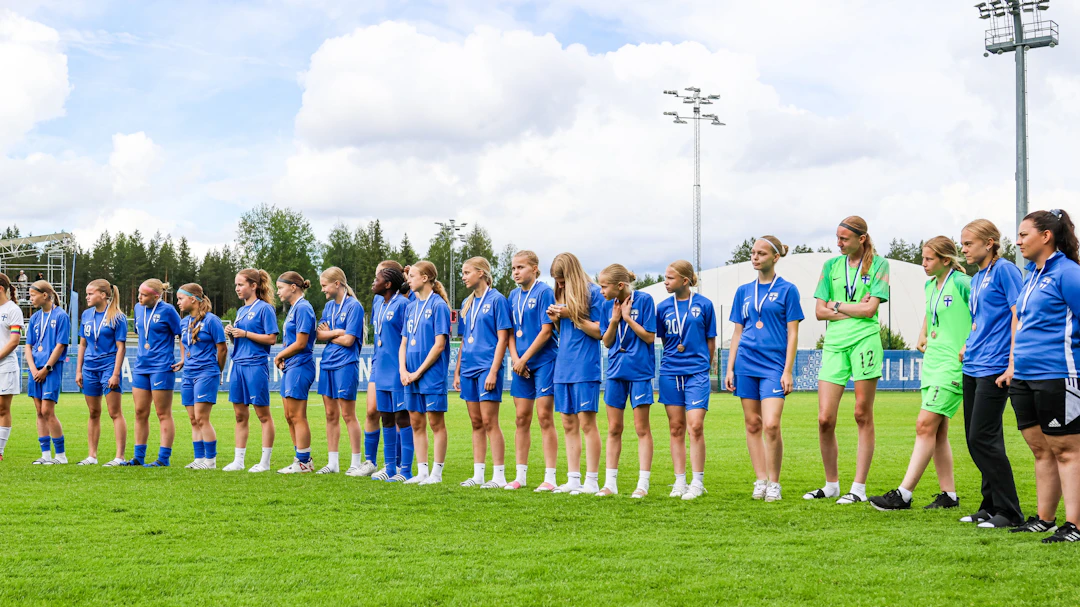 Pronssia sai Team Ahtinen.