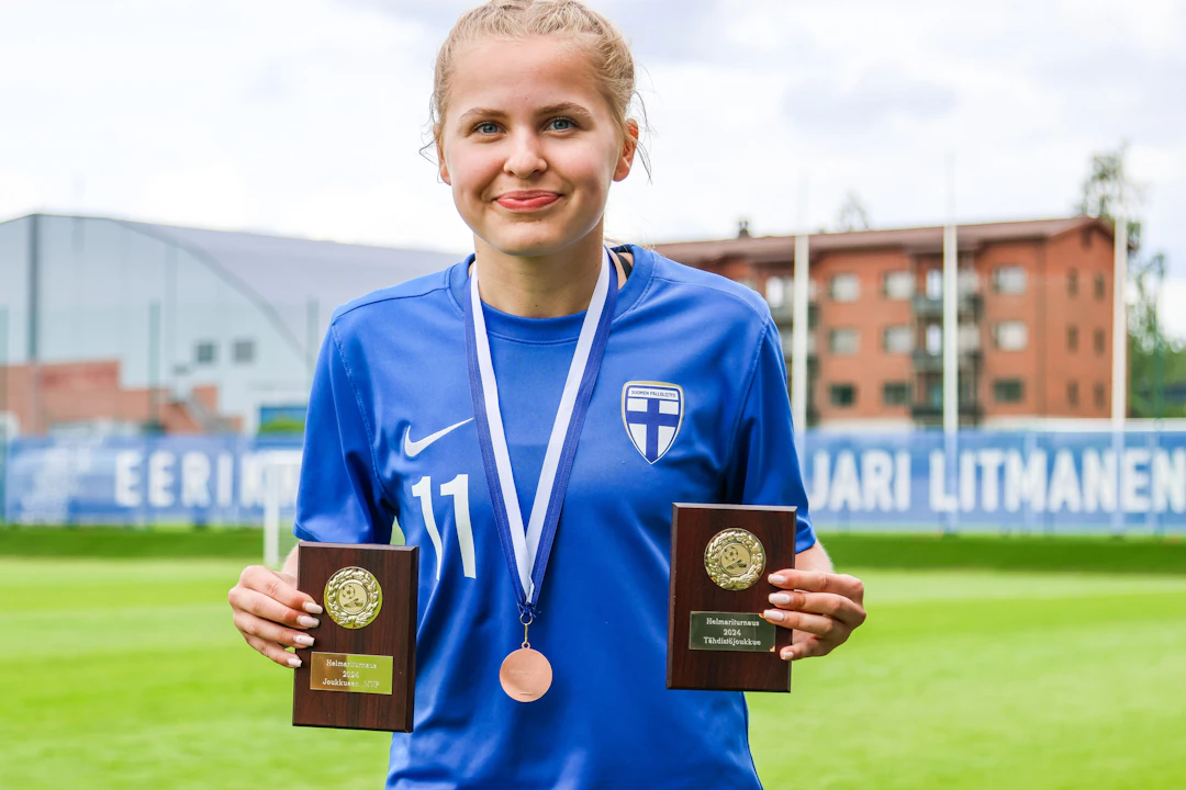 Aino Kangasniemi valittiin Helmariturnauksen tähdistöjoukkueeseen ja Team Kosolan MVP:ksi.
