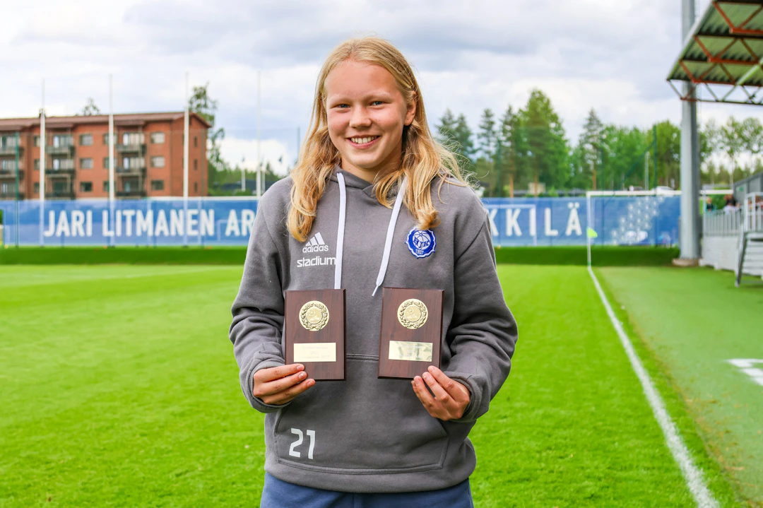 Hertta Ahonen valittiin Helmariturnauksen 2024 tähdistöjoukkueeseen ja joukkueensa MVP:ksi.