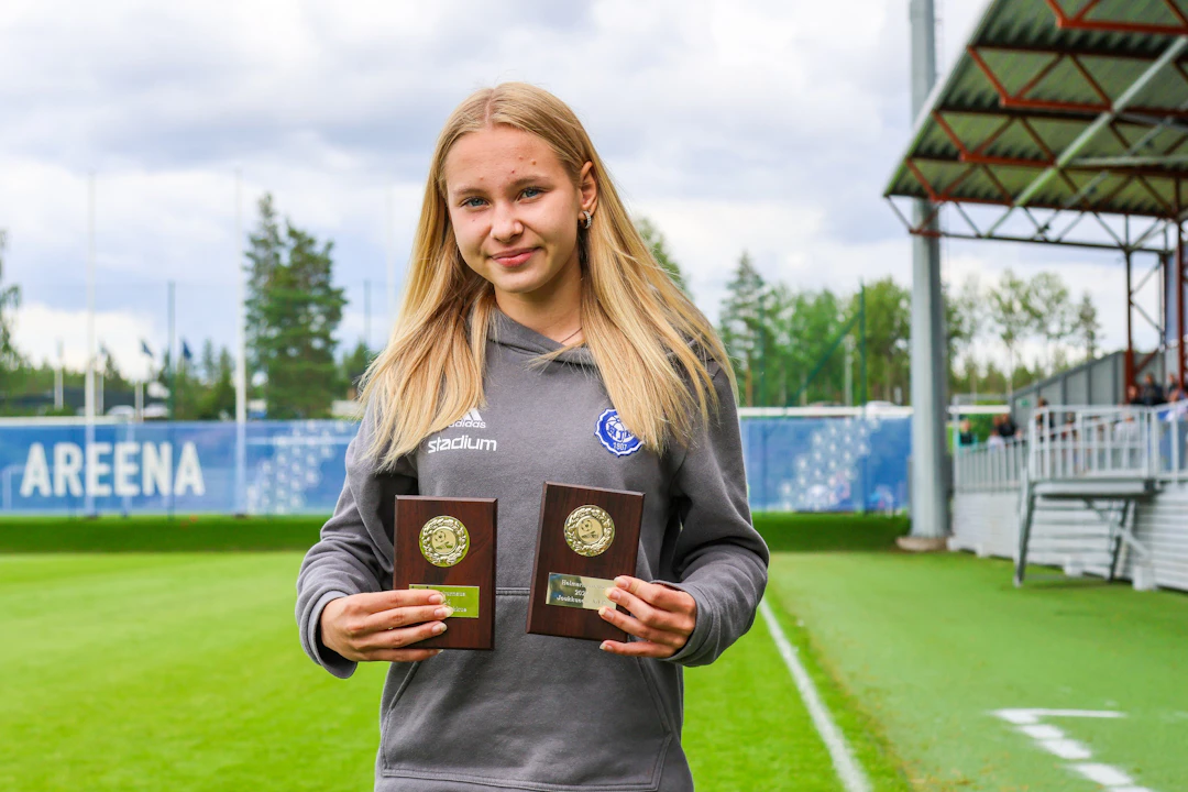 Matilda Eskola valittiin Helmariturnauksen 2024 tähdistökentälliseen ja Team Ölingin MVP:ksi.