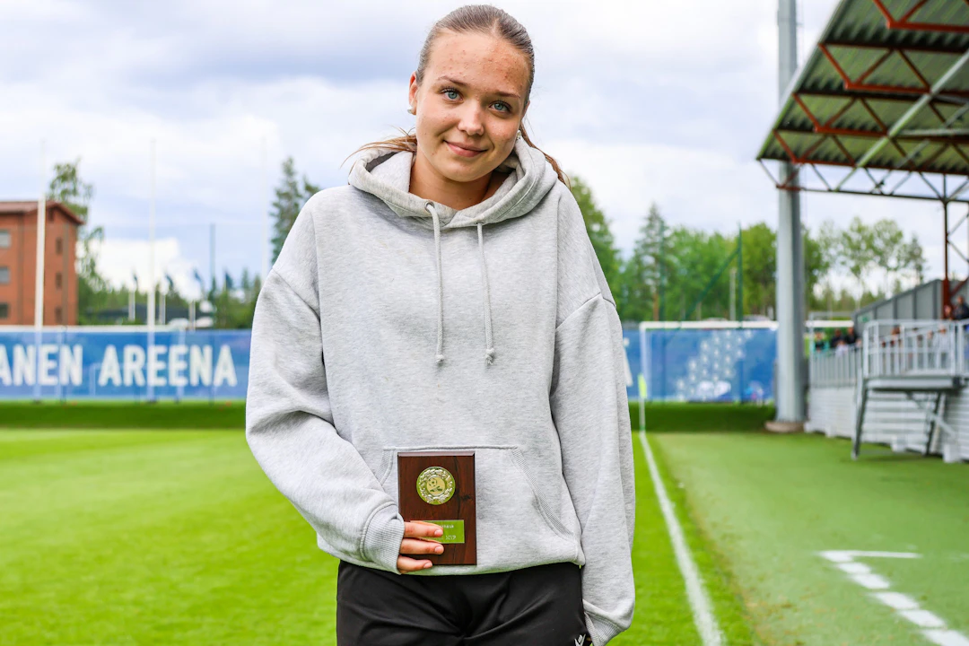 Nella Toivonen valittiin Helmariturnauksessa 2024 Team Kosolan parhaaksi pelaajaksi.