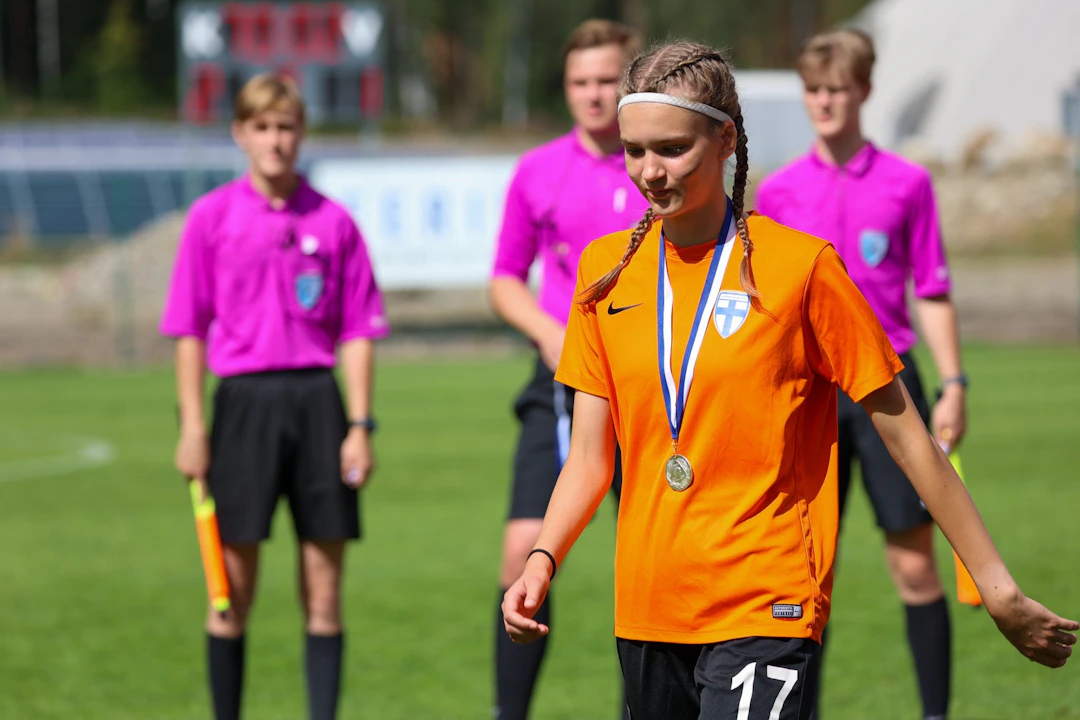 Reetta Yliaho voitti neljällä maalillaan A-lohkon maalitykin palkinnon Helmariturnauksessa 2021.
