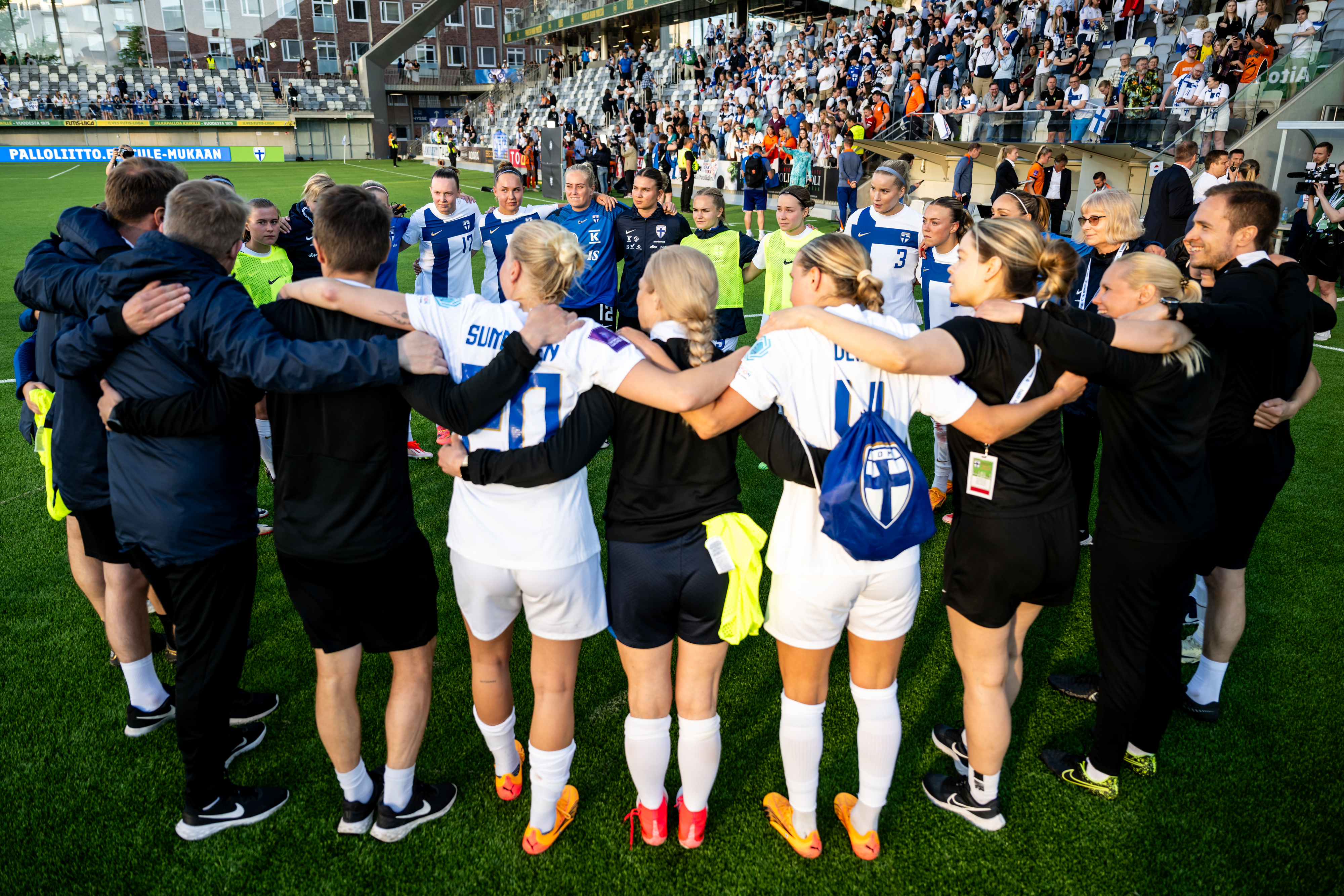 Helmareiden katsojaohjeet - Palloliitto.fi