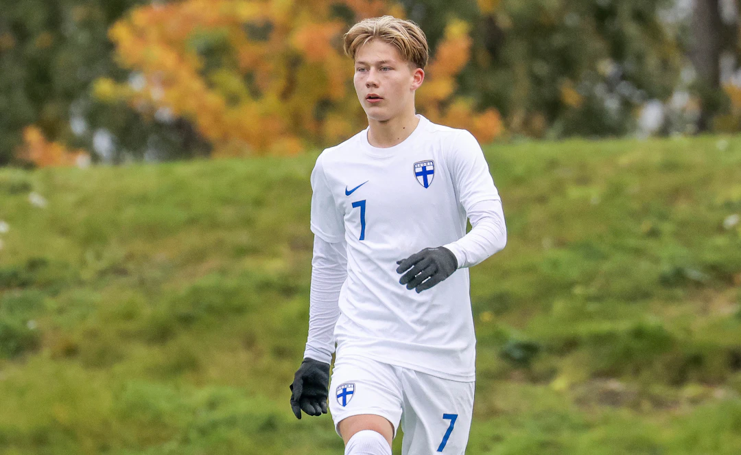 Matias Siltanen ja Minihuuhkajat kamppailevat kisapaikasta 6-lohkossa.