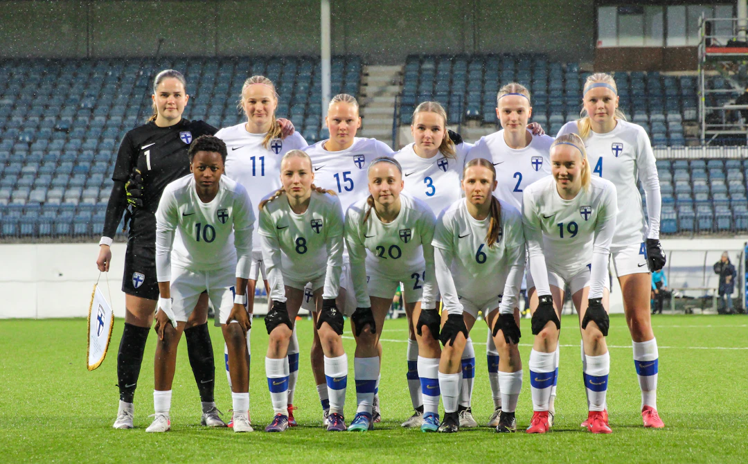 Suomen avaus Ruotsia vastaan.