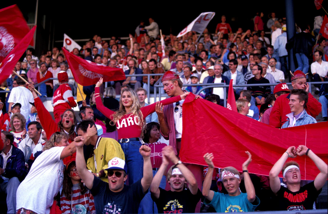 Finaaliriehaa kesäkeleillä: Jaro vs. MyPa 9.7.1992.