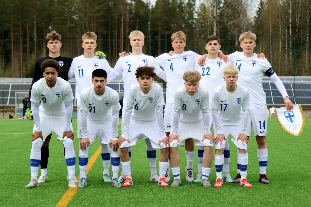 Suomen avaus Unkaria vastaan.