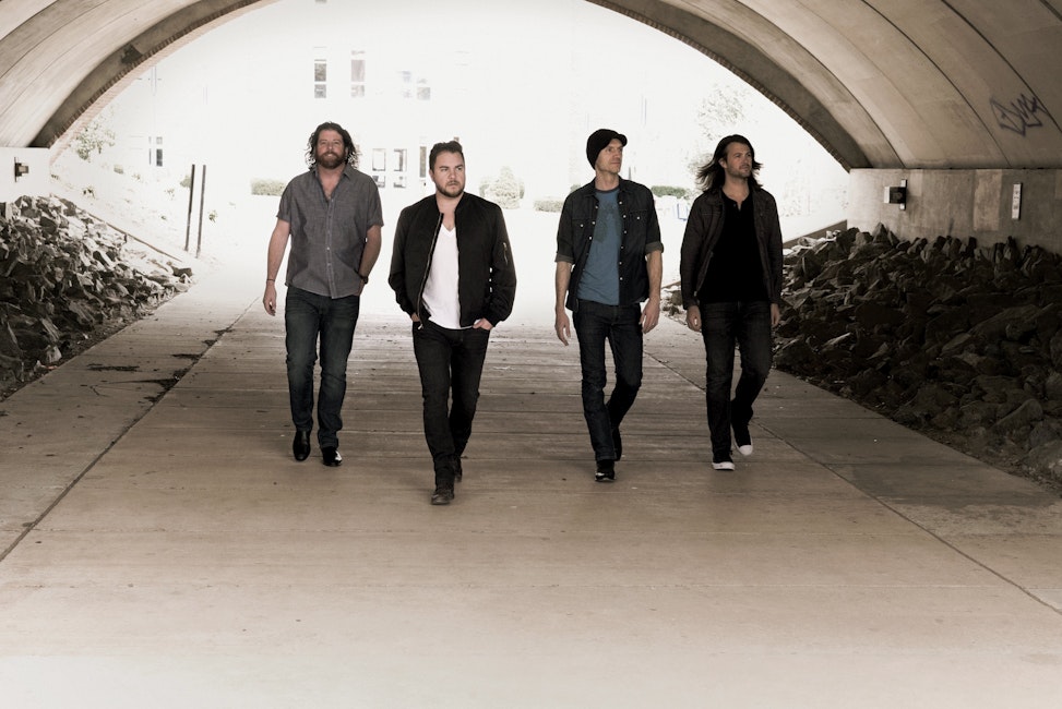 Eli Young Band Dancin' In The Dirt Party