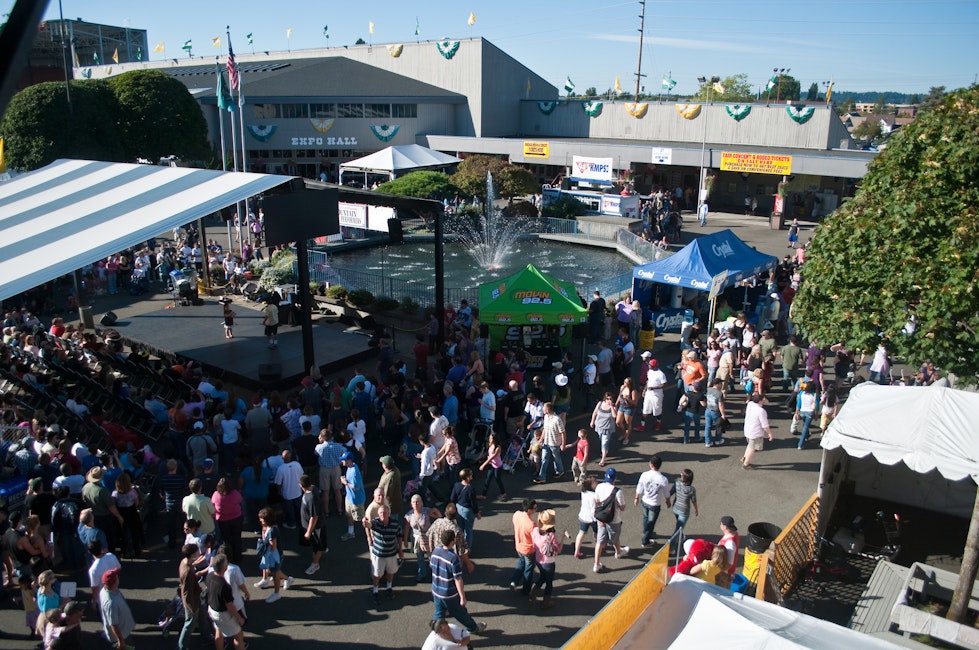 Fountain Plaza Stage