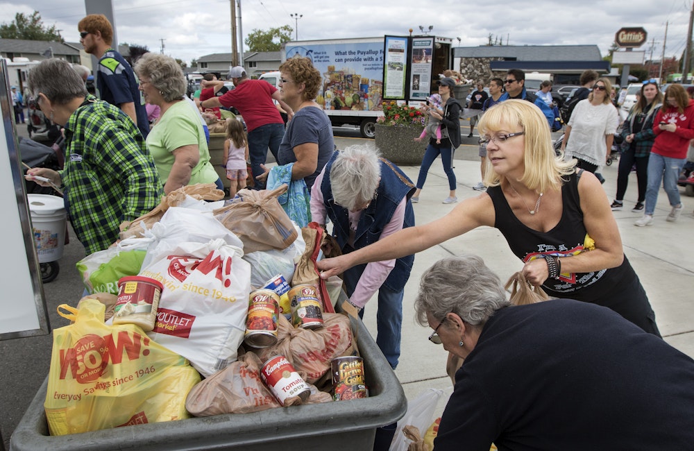 KOMO's Opening Day Food Drive