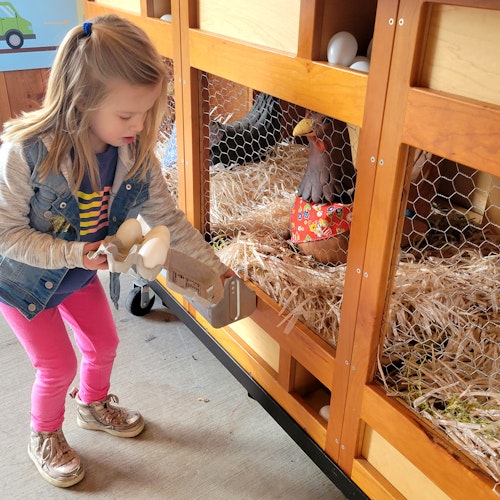 Exhibits & Attractions