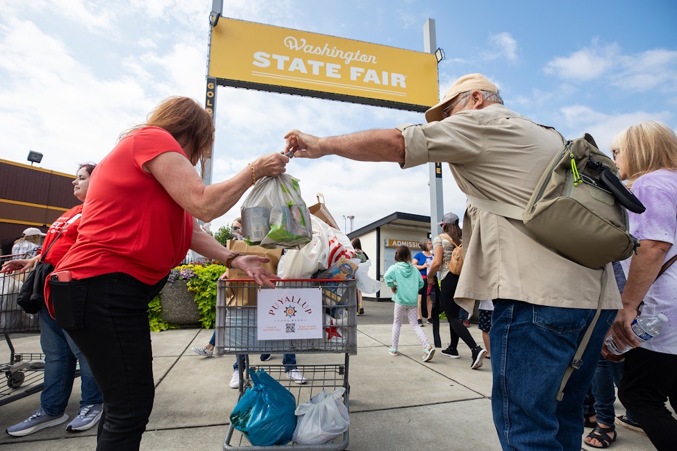 KOMO Opening Day Food Drive