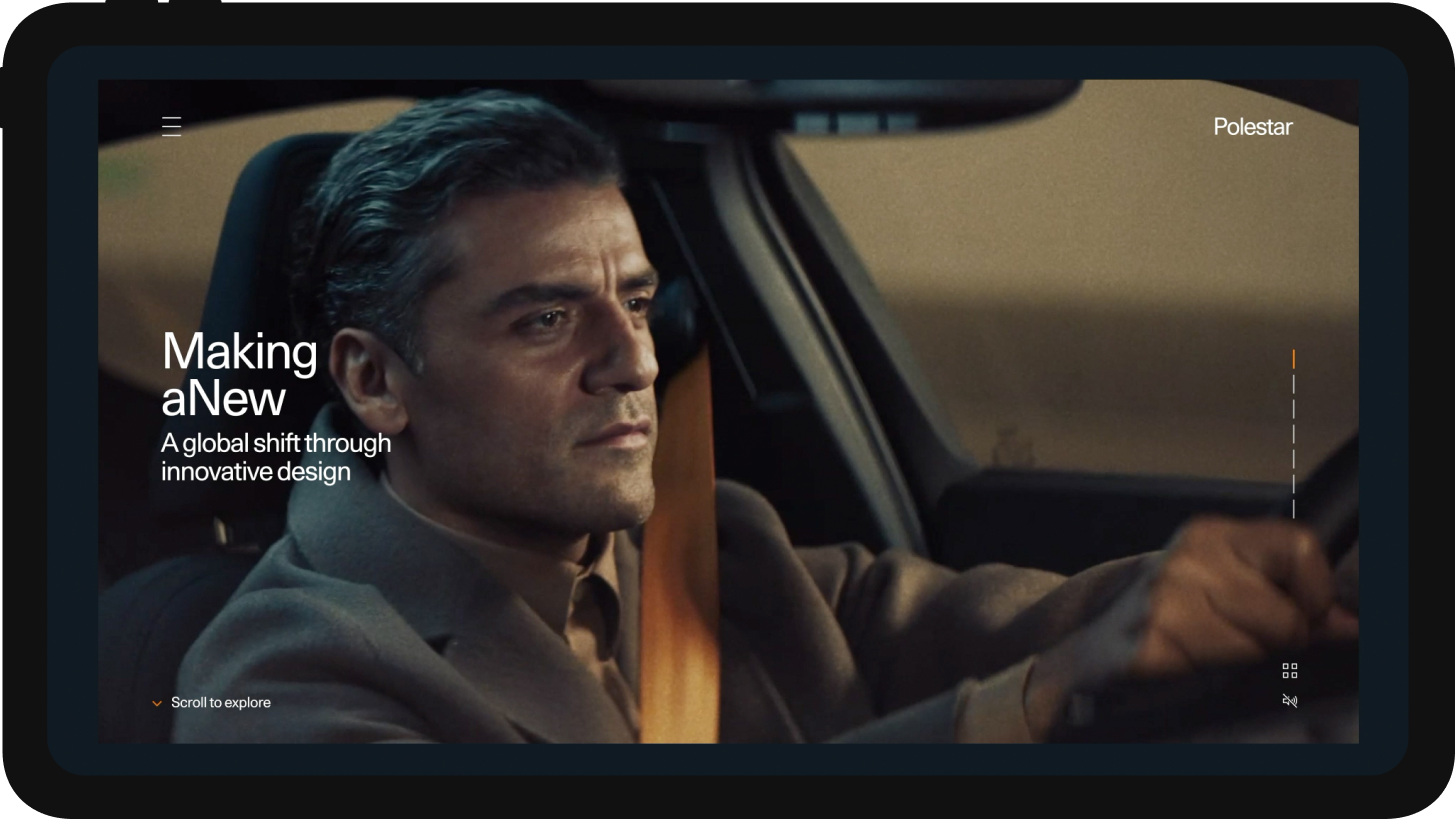 Picture of the actor Oscar Isaac driving a car.